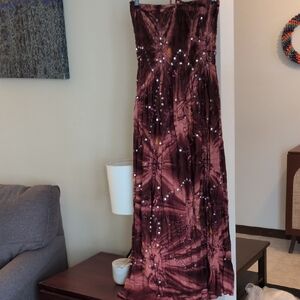 Elegant Strapless Tie-Dye Maxi Dress